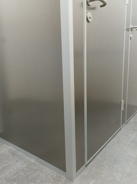 Eckdetail mit Alu - Profil